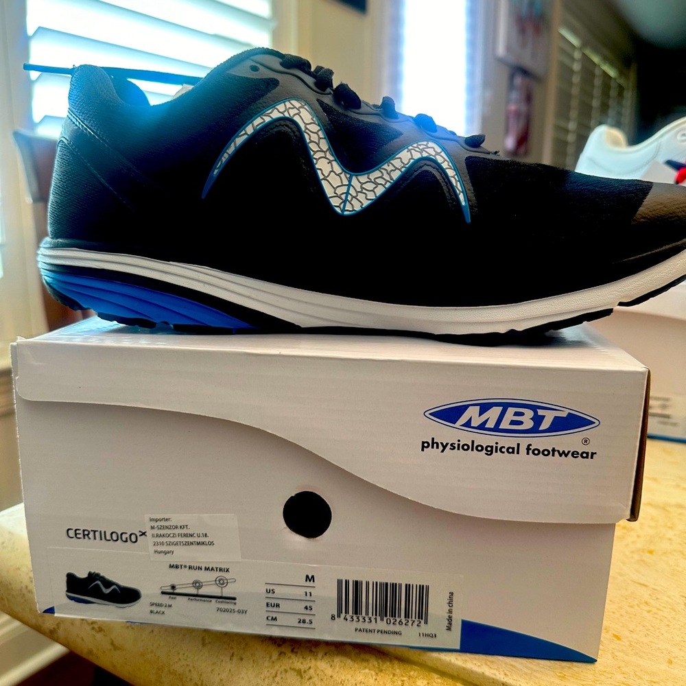 MBT physiological footwear size 11 New in Box Run Matrix Speed 2M
